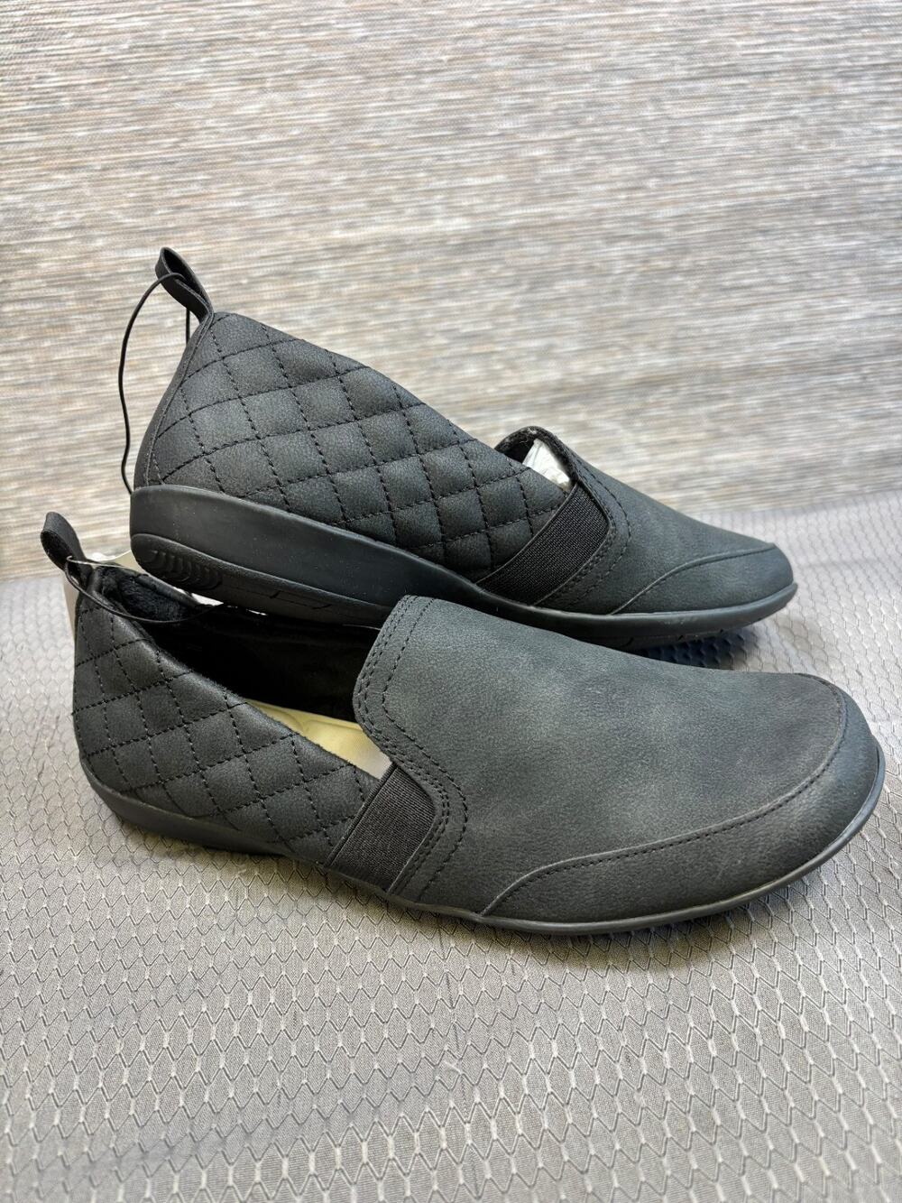 J Sport Women's Lisa Casual Slip On Shoes Size 9M Black NEW